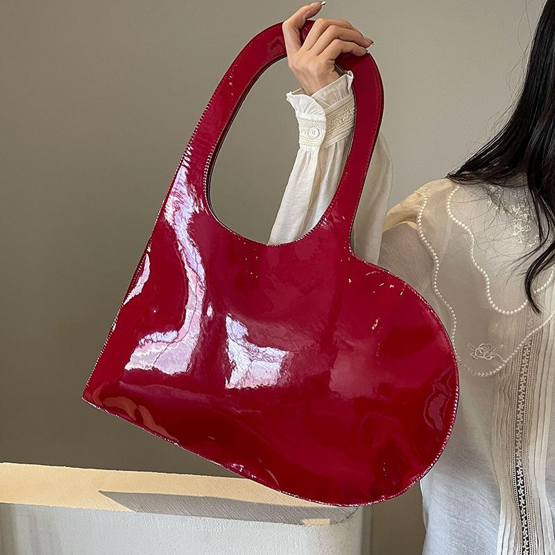 Women's bag new niche underarm bag women's fashion shoulder women's bag creative versatile heart-shaped handbag