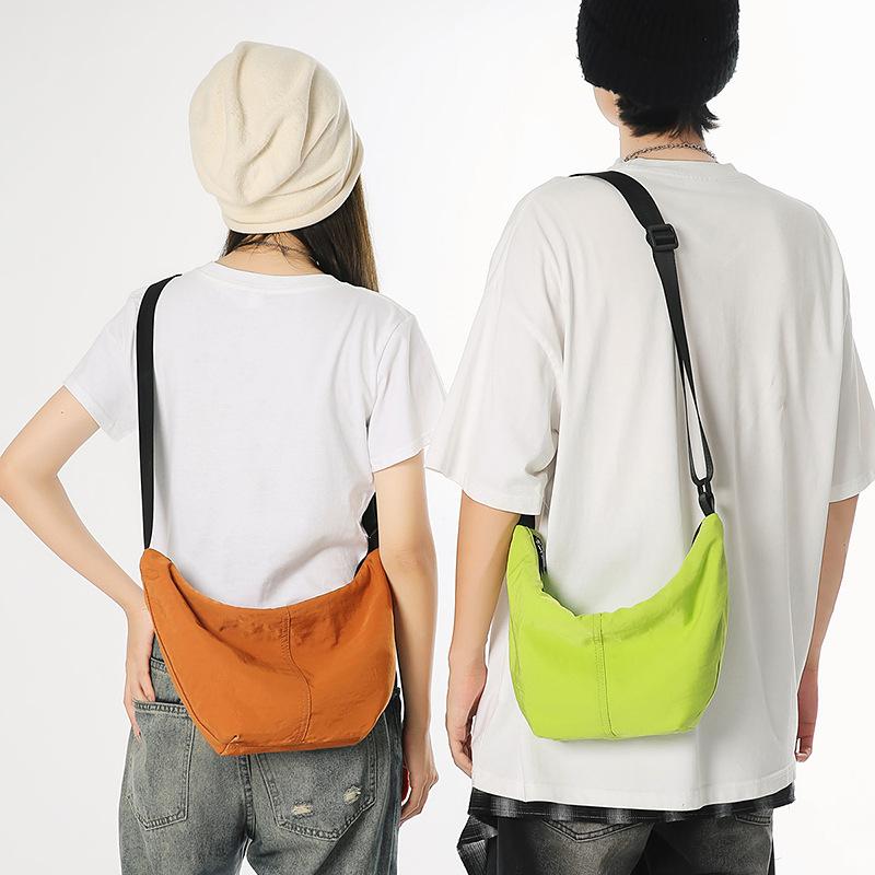 Versatile Women's Small Satchel Nylon Dumpling Bag Women's Cool Casual Shoulder Messenger Bag Simple Casual Small Cloth Bag