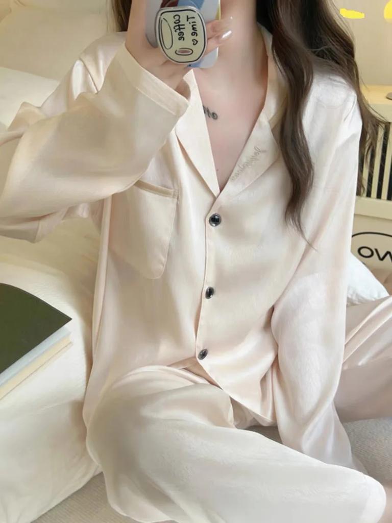 Höst Vinter Isilke Mjuka Set för Kvinnor Revers Cardigan Outfits för Kvinnor 2-delat Set Sött Enfärgat Pyjamasställ Kvinnor