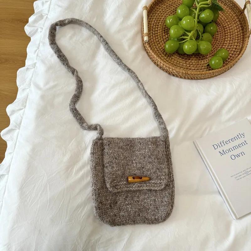 Horn Buckle Knitted Crossbody Bag Vintage Autumn Winter Mobile Phone Case for Women Fashion Mini Purse Korean INS Style Bag