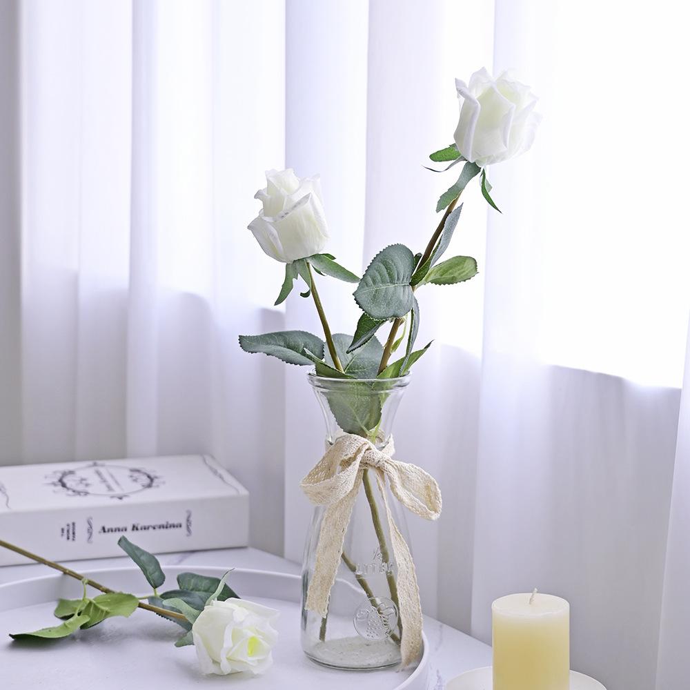

Одиночный увлажняющий бутон розы симуляция на ощупь бутон розы симуляция цветок отель цветок маятник Циси фестиваль День святого Валентина букет белый