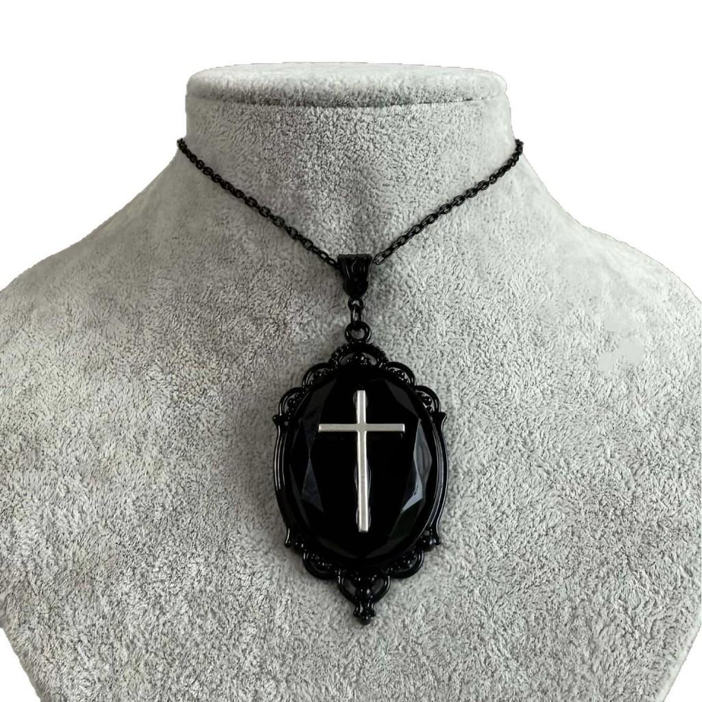 Gothic Style Alloy Necklace With Baroque Cross Pendant For Women Summer Fashion