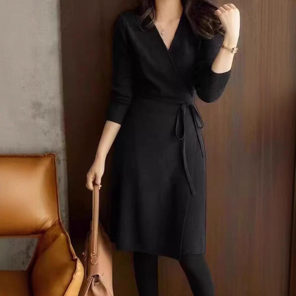 Autumn Winter V-neck Lace-up Slimming Knit Midi Dress - Retro & Versatile