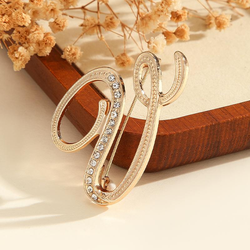1pcs Crystal Rhinestone 26 Letters Women Collar Brooch Elegant Temperament Pin Jewelry