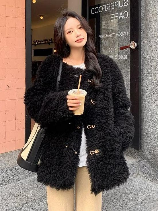Women's Trendy Lamb Fur Coat, Winter Plus Velvet, Thick One-Piece, Plus Size Fashionable.