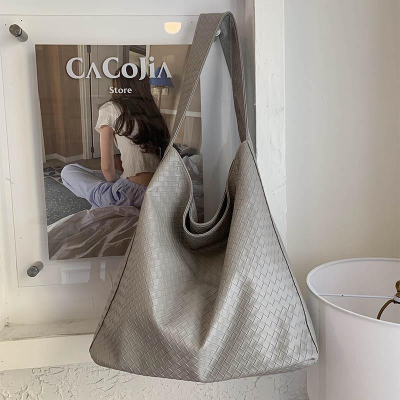 

Wide strap bucket bag one-shoulder large bag ins lazy style tote bag women s trendy new model morning eight commuter bag серый