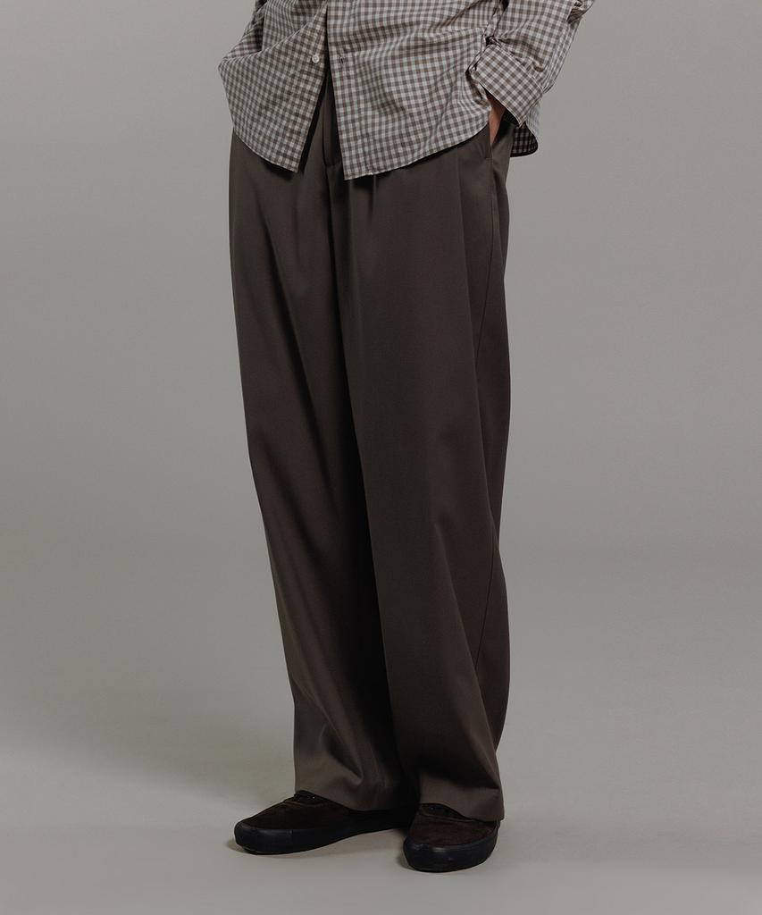 BLANKROOM Made Two-Puck Slacks_Khaki Brown