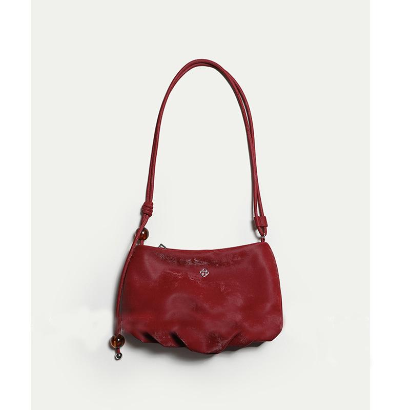 

Сумки сумки маленькие сумки женские бисерные 2024 новые высококачественные китайские облачные подмышечные сумки сумка через плечо красный