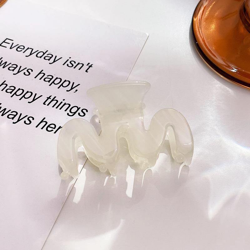 No Fashionable Slip Hair Clips For Women Featuring Colorful Acetate Designs For Every Occasion