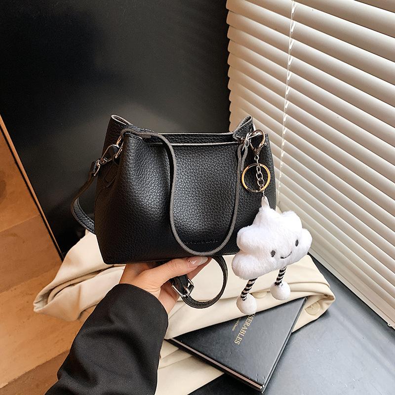 Bag women's summer new niche casual portable bucket bag fashionable simple shoulder bag messenger bag