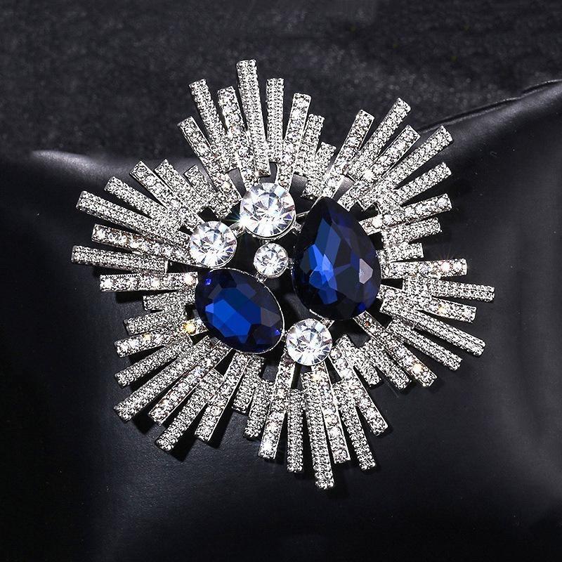 1Pc Vintage Oversized Brooch: European-American Style, Elegant Retro Corsage for Coats and Suits