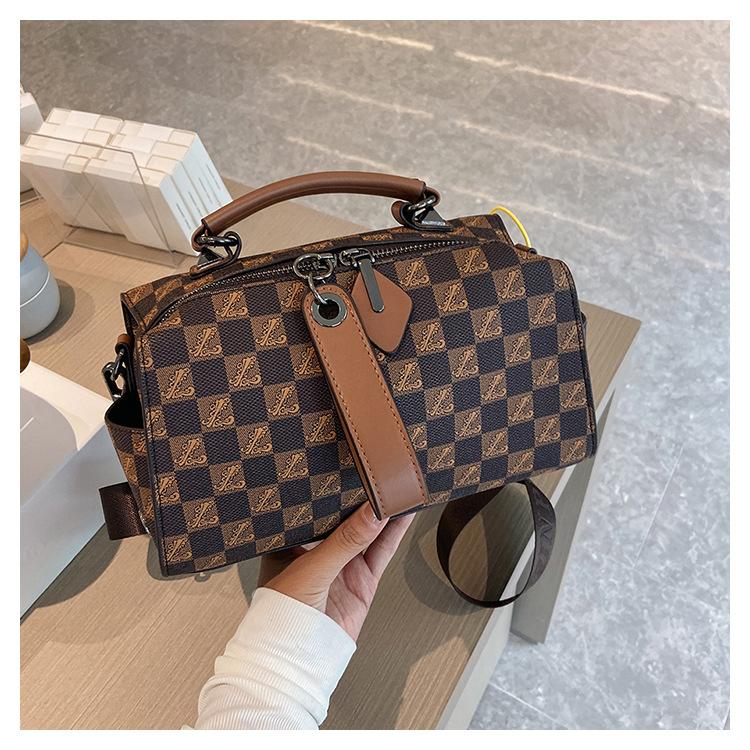 Nové módní dámské tašky Populární tašky Retro Presbyopia Malé tašky s klopou Univerzální tašky přes rameno