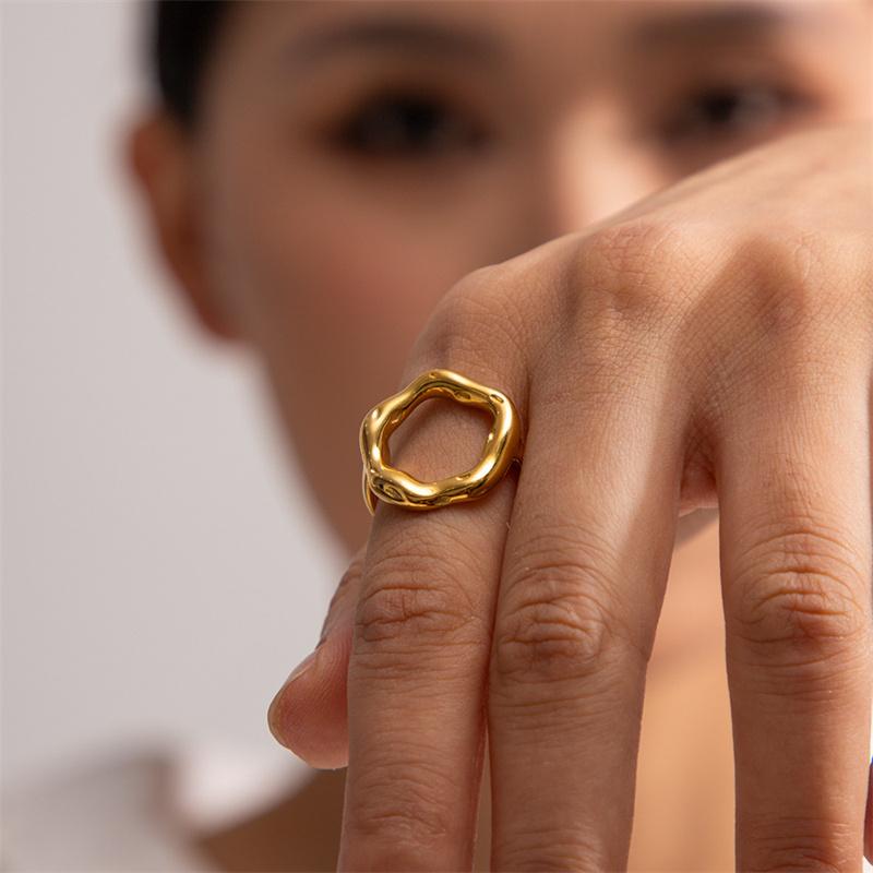 Fashion Vintage Unique Circle Motif Ring Melted Texture Detail For Women Gold Color Texture Temperament Jewelry Gift Wholesale