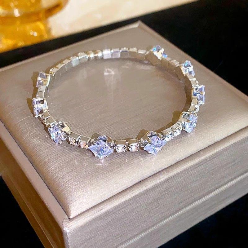 Elegant Zircon Bracelet for Women - Luxurious, Exquisite, Crystal Design Bangle with a Sophisticated Touch.