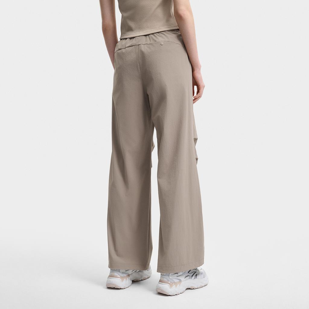 FILA Original Fashion Simple Classic Retro Sports Style Versatile Comfortable Loose Woven Casual Pants Women bottoms Apricot Brown F51W629801FDK