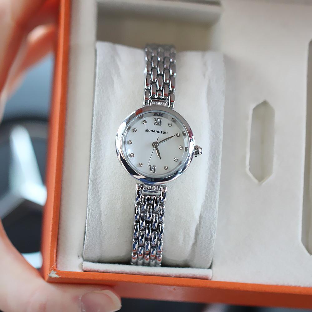 Fashion Women'S Hand Fritillary Face Diamond Bracelet Quartz Waterproof Temperament Watch Trendy Watch Women