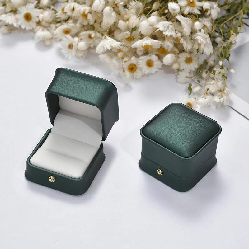 1Pcs Fashion Ring Jewelry Box 5.8x5.8x4.5cm Rose Gold/navy Blue/green /white Pu Crown Buckle Wedding Gift Jewelry Box