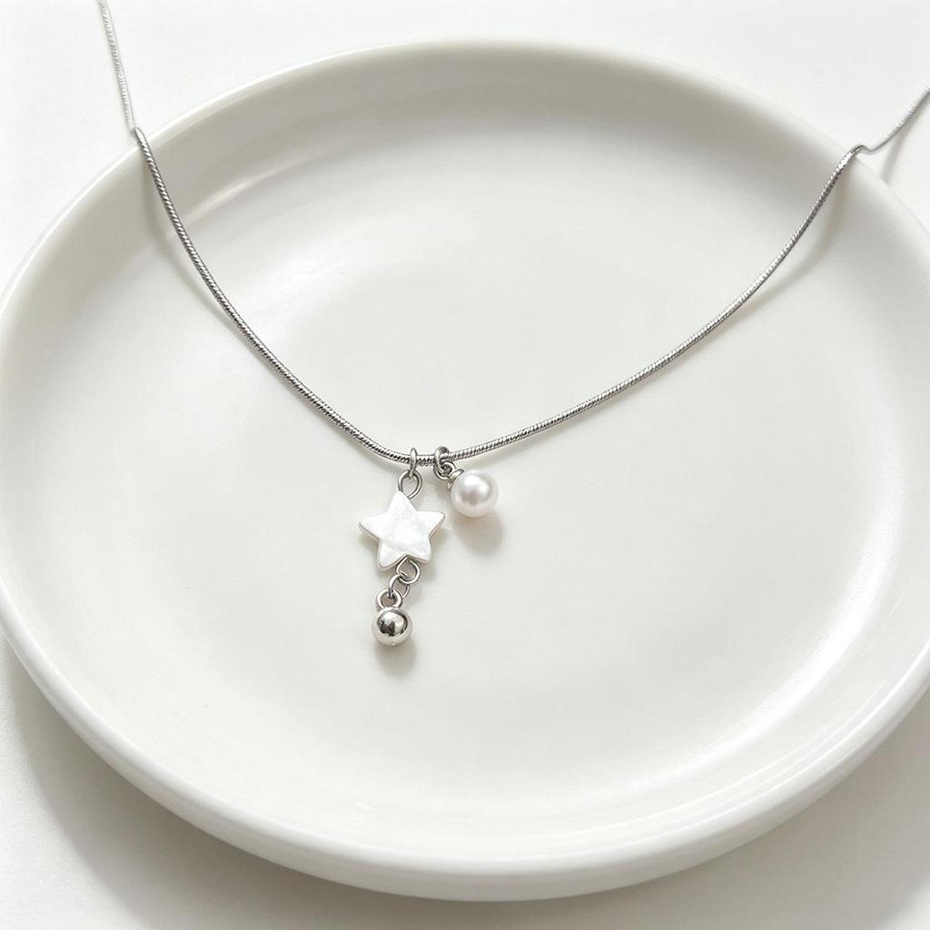 Star Faux Pearl Pendant Necklace for Women, Trendy New Everyday Accessory, Niche Dress Matching Versatile Clavicle Chain