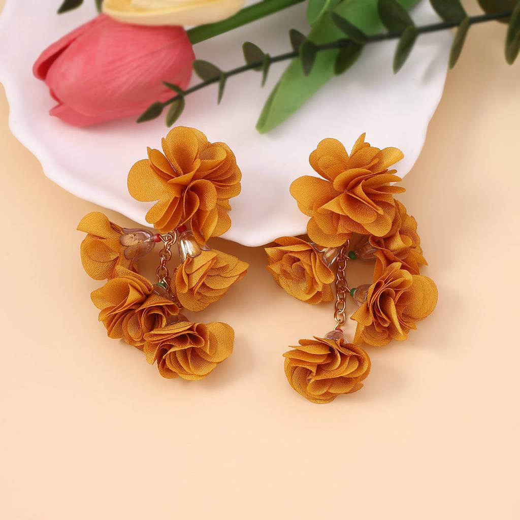 Kolorowe kolczyki z tkaniny w formie łańcuszka z kwiatami, w stylu boho, kolczyki w stylu etnicznym, świąteczne