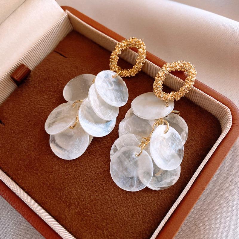 Luxuriöse Temperament Muschel Quasten Ohrringe Elegante Geometrische Hängende Tropfen Dangle Ohrringe Für Frauen Mädchen Mode Ohrschmuck