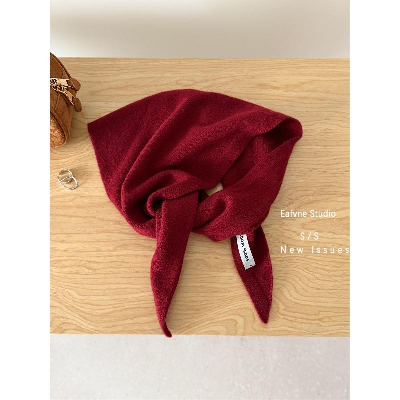 All Wool Knitted Triangular Scarf A Solid Color Versatile Shawl for Autumn and Winter  A Warm Shoulder Shield