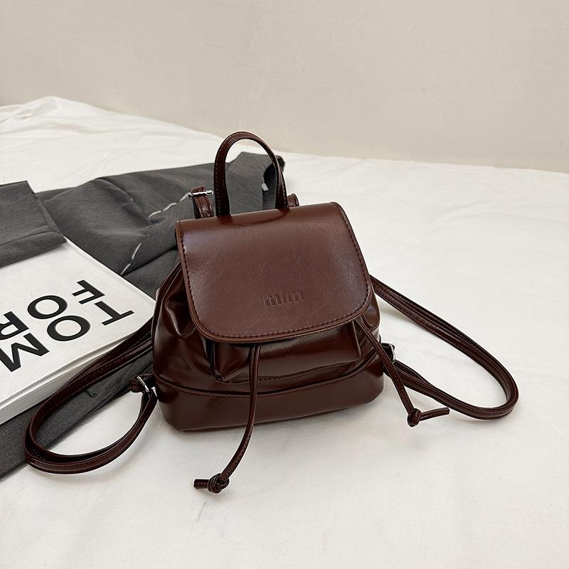 Simple and versatile niche design women's backpack new popular casual small backpack fashion travel small schoolbag