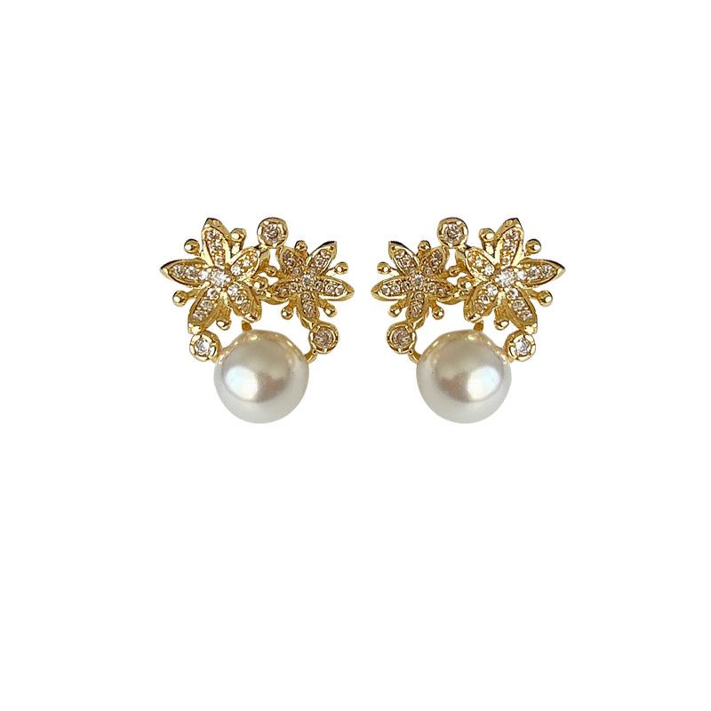Flower earrings~ Japan and Korea flower pearl stud earrings copper inlaid zircon light luxury high-end ear clips without ear holes mosquito coil disc