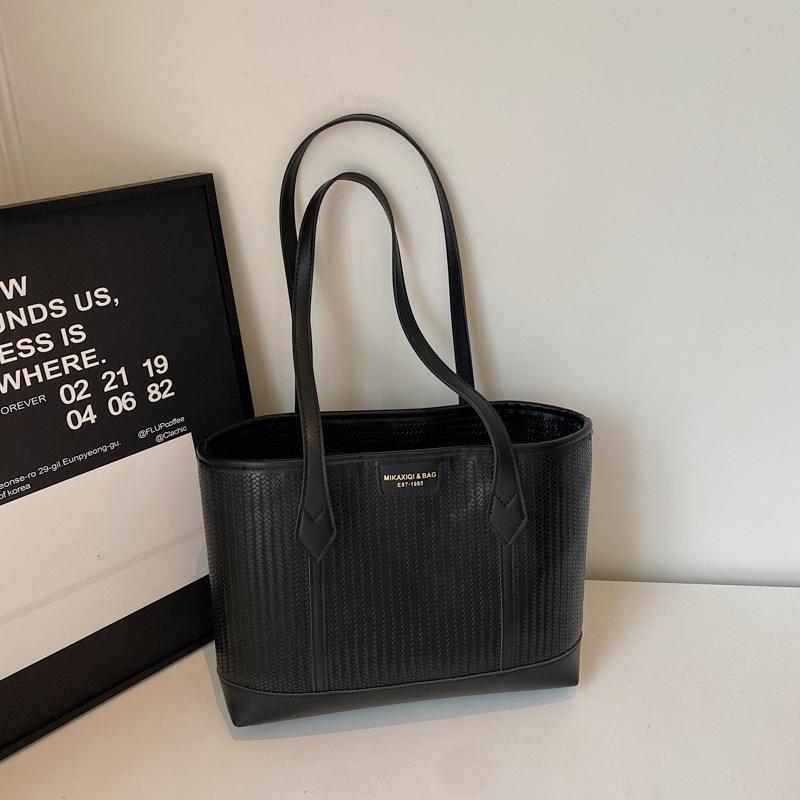 Popular bags women's large-capacity new autumn and winter versatile casual shoulder bag commuter tote bag