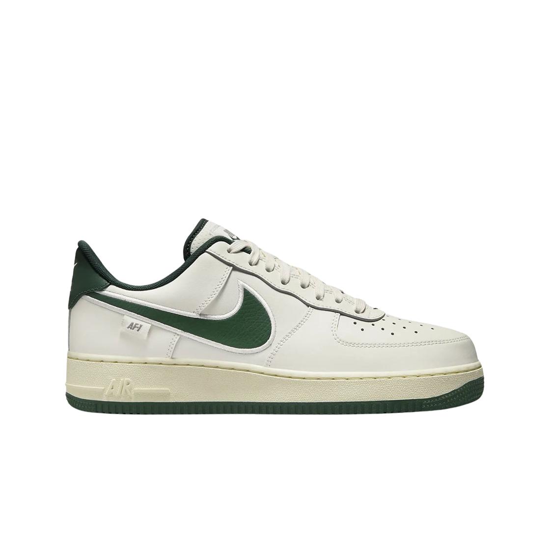 

Nike Air Force 1 07 Sail Fir 255