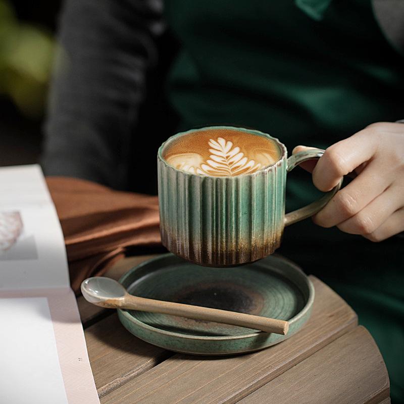 Keramik-Kaffeebecher und Untertassen-Set, Retro-Ofenwechsel Kreativer Becher Büro Nachmittagstee Grobkeramik Kaffeebecher