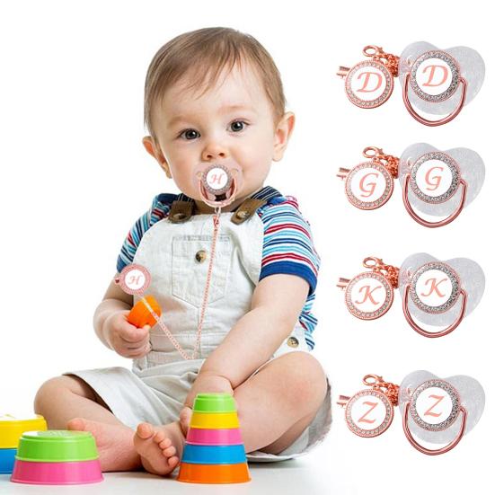 

Зажим для детской соски Портативный удобный пищевой класс 26 английских букв средней длины Успокаивающий силиконовый зажим для детской соски-цепочки Детские товары