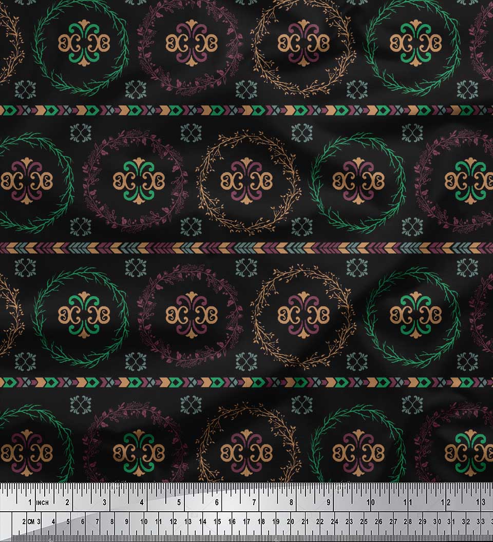 

Soimoi Black Japan Crepe Satin Fabric Damask & Wreath Этническая ткань с принтом на метр 42 дюйма 42 Inch Wide - Poly Crepe чёрный