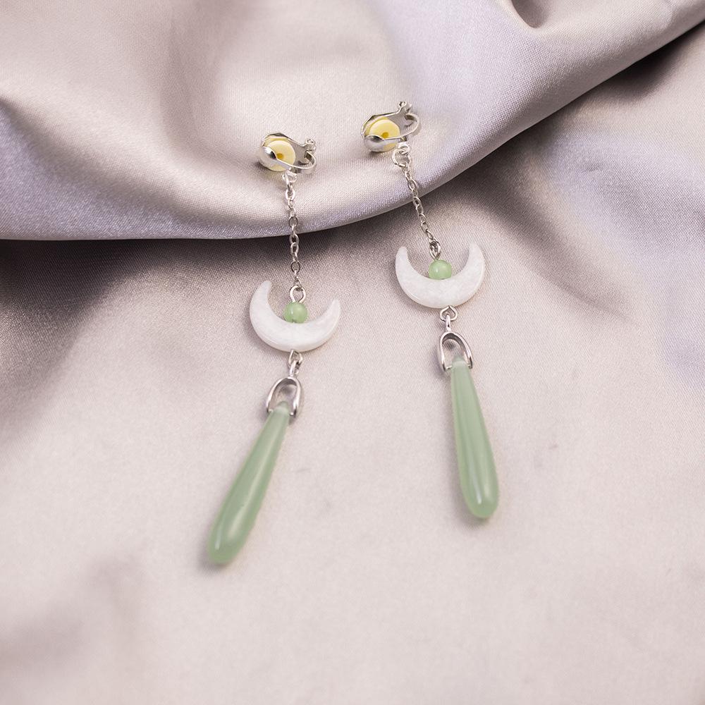 Brincos de pressão triangulares elegantes para orelhas não furadas - Versáteis e com um toque de luxo leve para o uso diário.