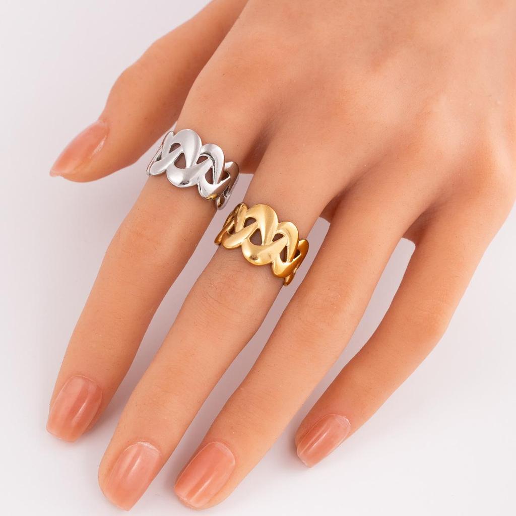 18K Gold Vacuum Electroplated Twisted Stainless Steel Geometric Open Ring for Women.