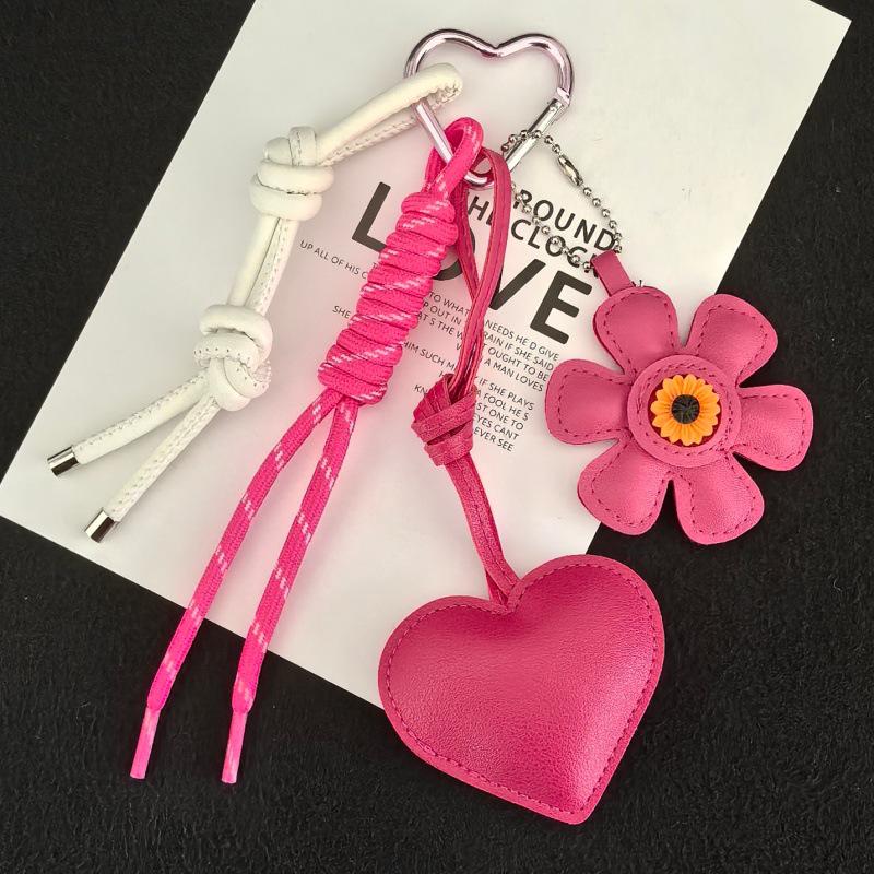 Personalized Sunflower Cartoon Keychain: Cute Bag Pendant & Creative Festival Gift