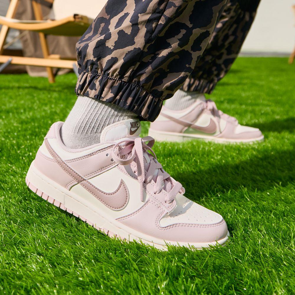 

Nike Dunk Low Silt Red Malt (Women s) 40