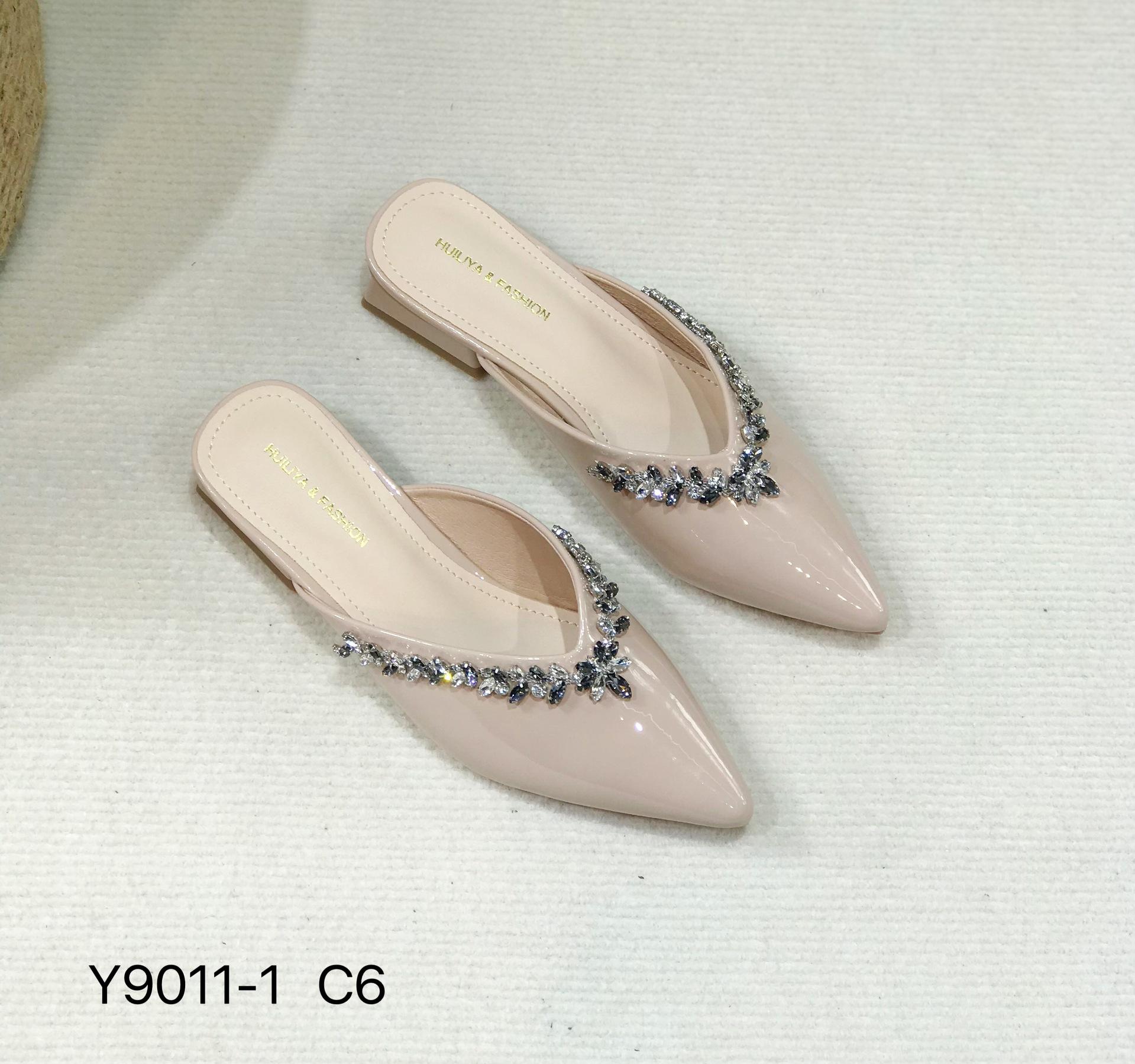 

Женские полушлепанцы с острым носком и стразами, новая летняя модель 2025 года, легкие туфли Мюли из лакированной кожи Y9011-1 40 телесный