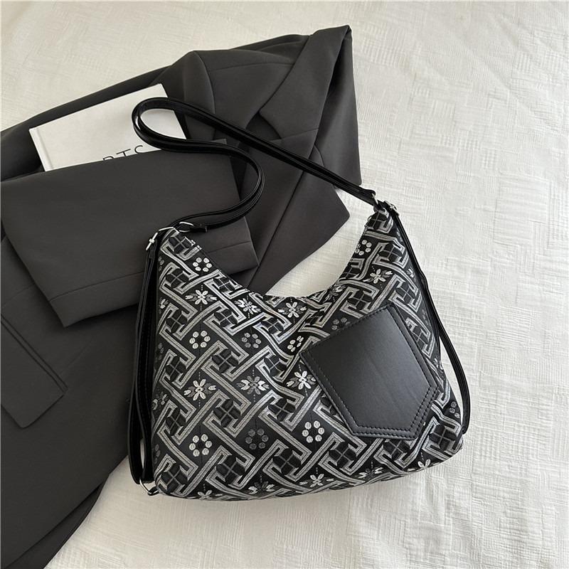 

Bags Women s New Summer Fashion Shoulder Bag Large Capacity Commuter Underarm Bag