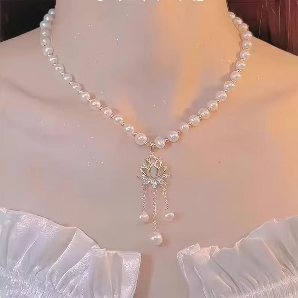 One Deer Pearl Luxury Women's Necklace - Stylish Choker Clavicle Chain