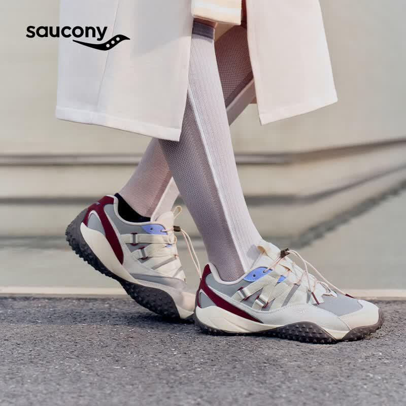 Saucony Surge Spikes 80s Женская повседневная обувь 7.5