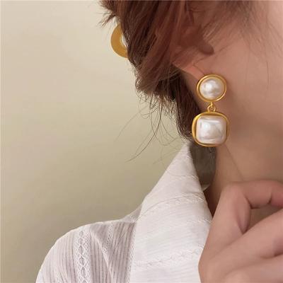 French New Vintage Pearl Pendant Earrings Elegant Jewelry Accessories Suitable For Women Party Wear