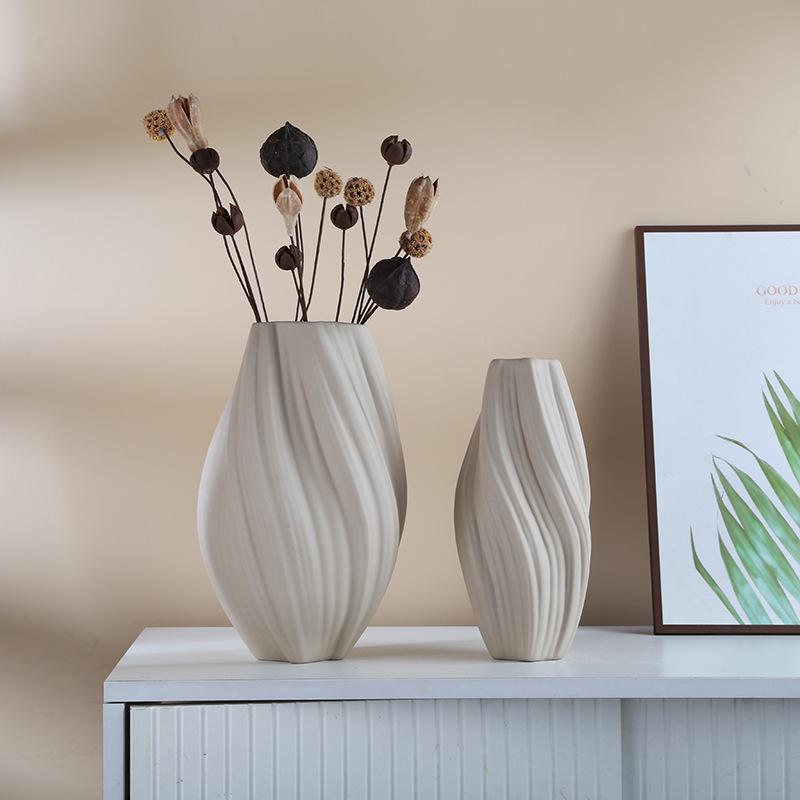 Modern Round Ceramic Vase - Creative Living Room Ornament for Dried Flowers