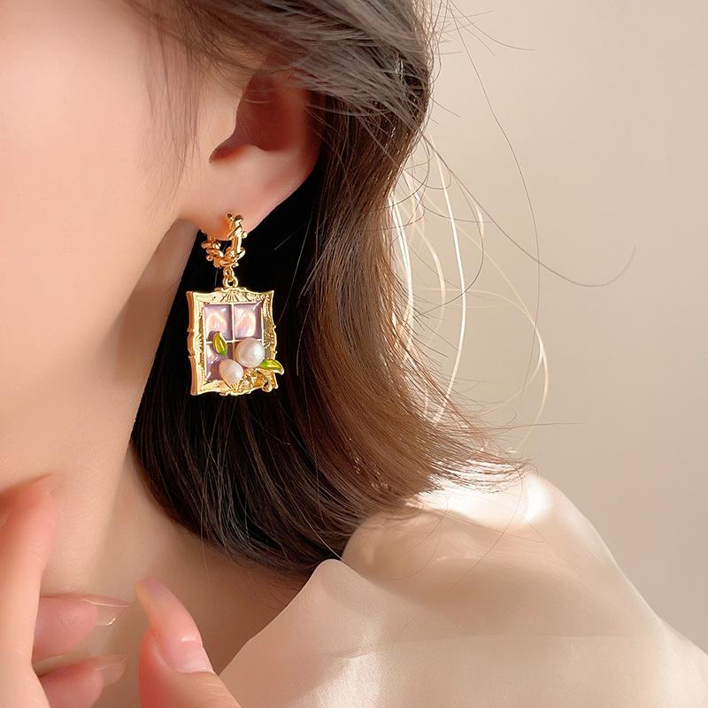 Vintage Oil Painting Style Stud Earrings for Women French Romantic Style Flower Shaped Enamel Pearl Luxury Jewelry Elegant Gifts