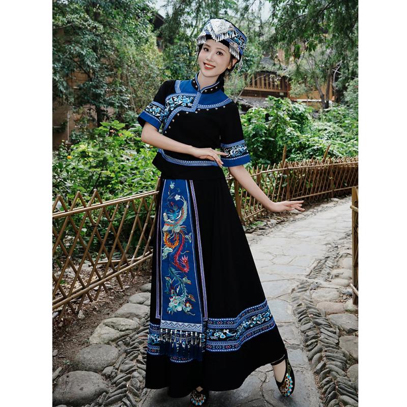 

Adult Women s Ethnic Minority Performance Costume 3XL