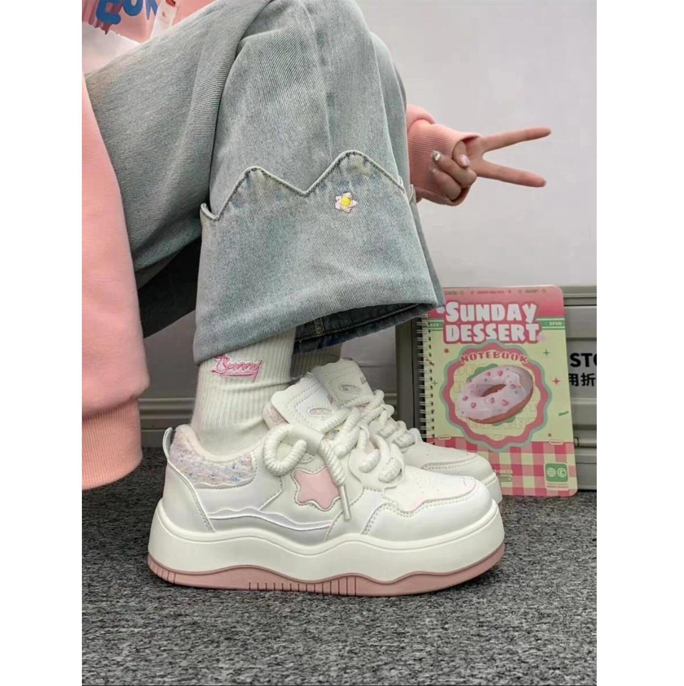 

Sports women s shoes new 2025 popular women s shoes ins trendy thick baseplate shoes niche American retro little white shoes 40