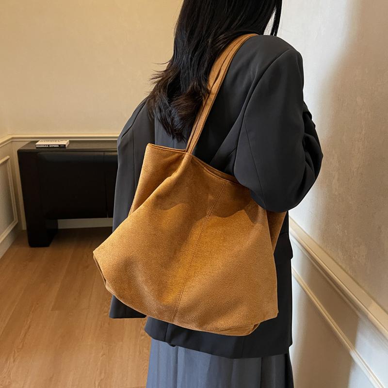 Large Capacity Commuter Bag Retro Women's Shoulder Bag Lightweight Tote Bag