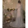 Französisches leichtes Hochzeitskleid Schlichtheit Spitze Weiß Dünn Lange Ärmel Kleiner Schlepp Mori Willkommen Koreanisches Türkleid Reisefotografie