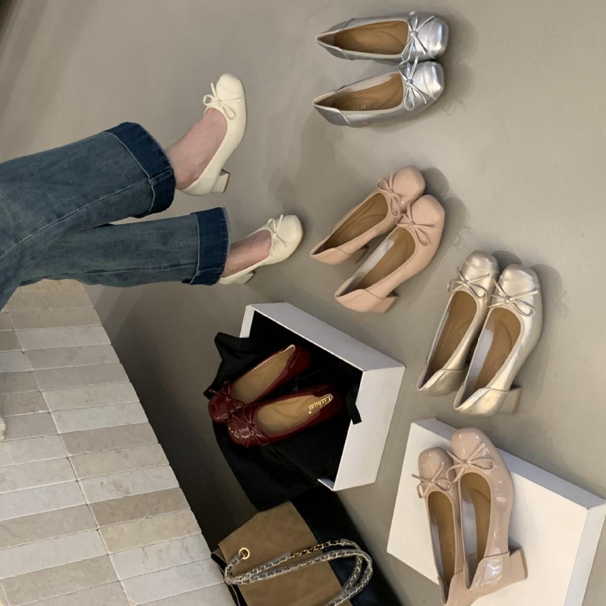 

2025 новая осенняя замшевая обувь с круглым носком, внутренним наклонным каблуком, замшевым бантом, универсальная нишевая, вечерний бриз, с мелким вырезом, женские туфли-лодочки 39 телесный