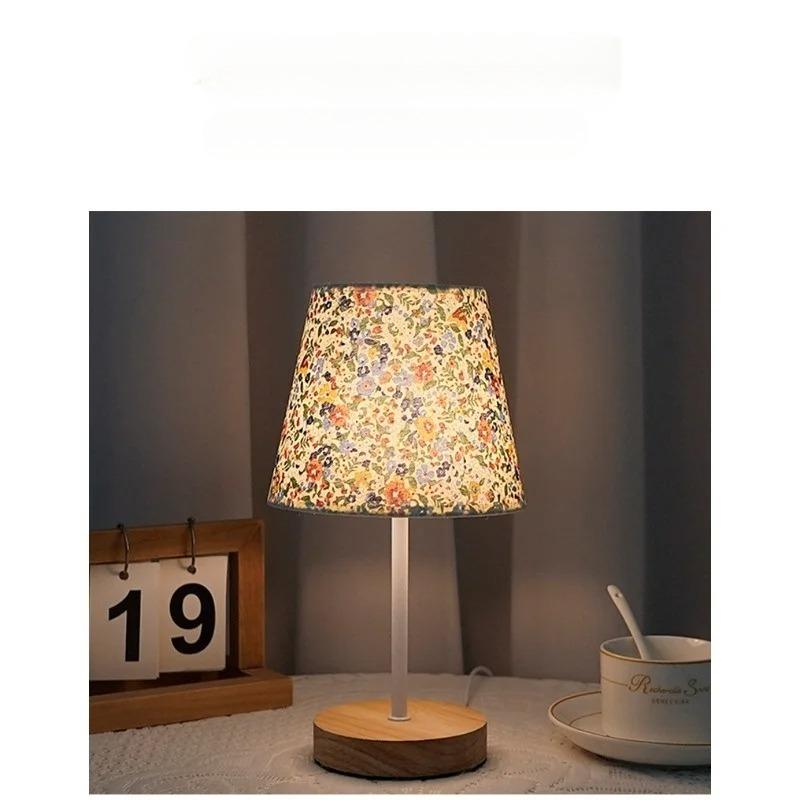 LED Desk Lamp Solid Wood Fabric Lampshade Bedroom Bedside Night Light Study Living Room Desktop Atmosphere Decoration Creative