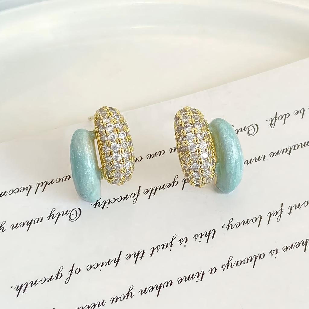 Retro Pu He Blue Earnail Female 2026 New Popular Earrings Summer Light Luxury Earrings, Small Design Jewelry